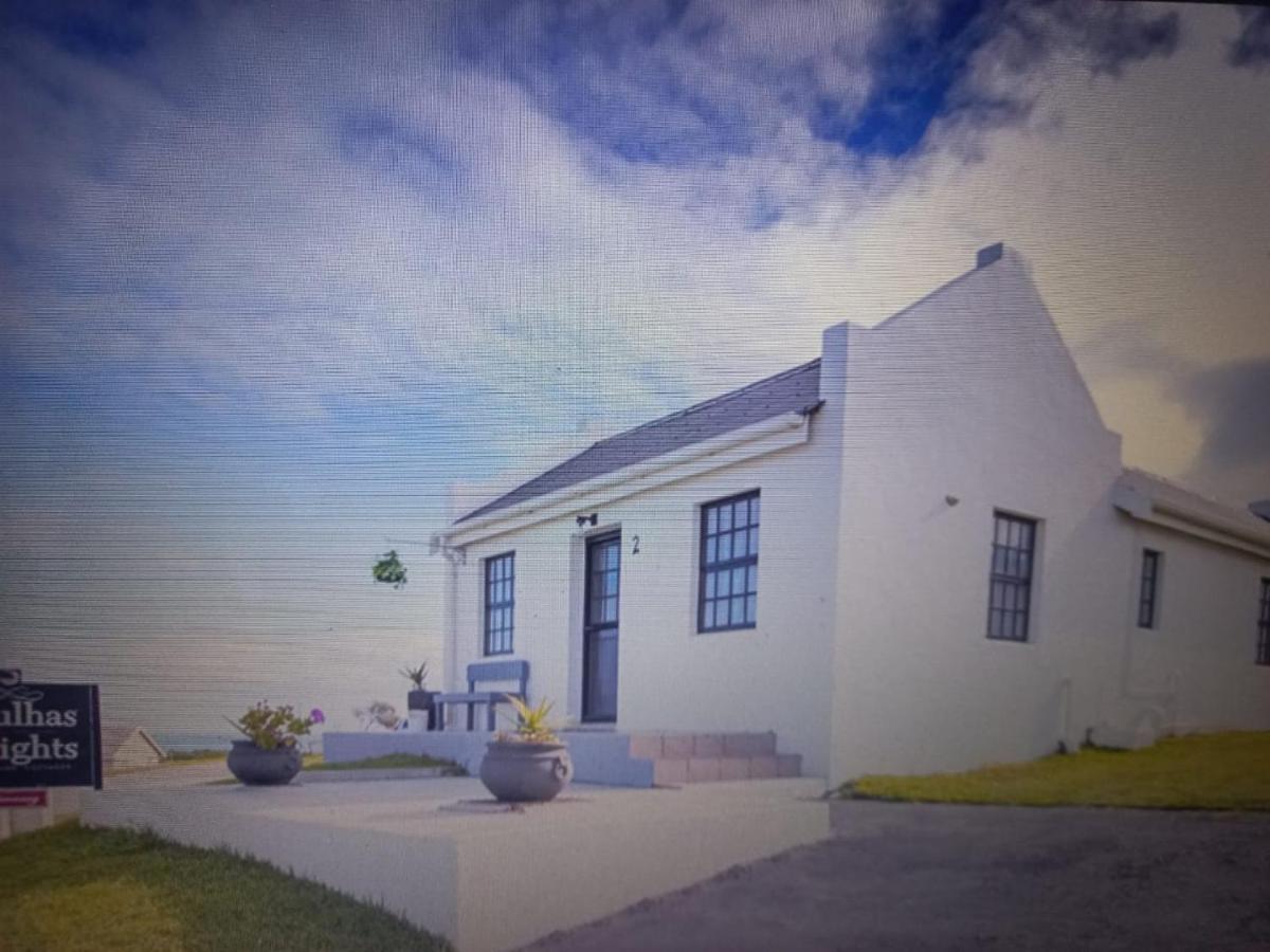 Agulhas Heights Self-Catering Cottages Exterior photo